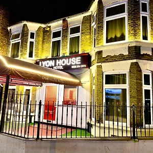 Lyon House 2*, Barking (Greater London) United Kingdom
